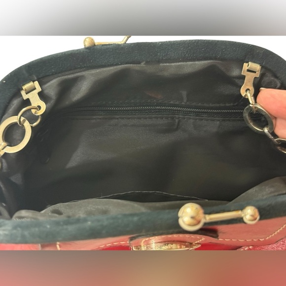 Red Leather Rockabilly Punk Retro Doctor-Style Chain Accent Handbag - Picture 8 of 13